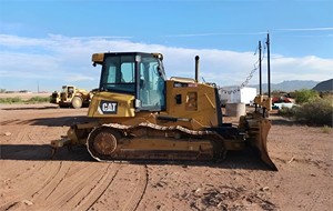 2013 Caterpillar D6K2 XL utilisé Bull Dozer Machine pour la construction de moteur de pompe à roulement à noyau de matériau robuste de haute qualité - Product Image 6