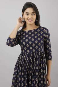 ผ้าคุณภาพสูงผ้าคุณภาพสูงเย็บอย่างเต็มที่เรยอนบริสุทธิ์พิมพ์ลายสีฟ้าและสีทอง kurti กับ sharara และ dupatta - Product Image 5