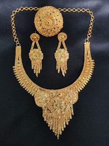 Wholesale Suppliers Necklace Earrings Ring <b>Set</b> with 22K Gold Plated Luxury Style <b>Jewelry</b> <b>Set</b> <b>for</b> Sale <b>Women</b> Wearing <b>Jewelry</b> <b>Set</b> - Product Image 3