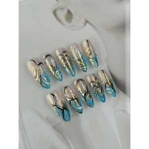 Heart of Thorns - Arte de uñas a presión con diseño único para decoración de uñas - Product Image 1