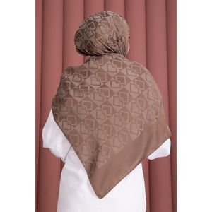 ผ้าคลุมไหล่ลายแจ็คการ์ดพรีเมียมสำหรับชาวมุสลิม สีแทน - Product Image 3