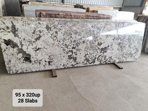 Granit blanc Azul élégant poli et résistant aux rayures pour un design moderne dans les maisons, les bureaux, les villas et les projets commerciaux - Product Image 3