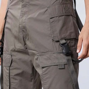 Pantalones cortos cargo tácticos personalizados para hombre, diseño único, funcionalidad multibolsillo, tela elástica, cintura ajustable para uso activo - Product Image 5