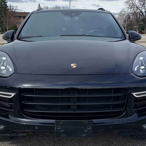 Cayenne GTS 2024, 250-300 CV, Motor V6 Biturbo, Tracción en las Cuatro Ruedas, Paquete Premium Plus, Caja de Cambios Manual/Automática, Cuero, R20, Euro IV, Volante a la Izquierda, Tracción Trasera - Product Image 1