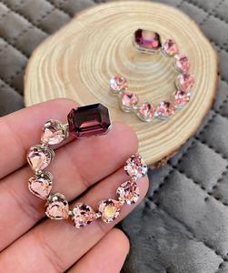 Boucles d'oreilles pour femmes élégantes de beauté brillante avec clous lumineux ovales pour mariage ou fête accessoires de mode avec cadeaux en pierre de Zircon - Product Image 2