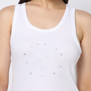 Camiseta sin mangas de entrenamiento para mujer con logotipo personalizado al por mayor, camiseta blanca informal de verano 2025 a la moda, Camiseta deportiva para chicas con patrón sólido a precio barato OEM - Product Image 4