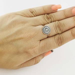 Boda 925 Bisel de plata esterlina Ajuste Anillos de flores minimalistas para mujeres y niños Joyería de moda hecha a mano - Product Image 5