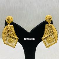 Ensemble de bijoux élégant avec collier court, boucles d'oreilles et bagues en or 18 carats (1 gramme) pour soirée, design unique disponible en ligne