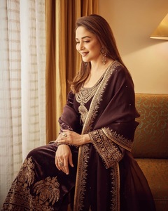 ชุดเย็บปักถักร้อยหนักด้านล่าง kurta และชุด dupatta เย็บอย่างเต็มที่พร้อมที่จะสวมใส่คอลเลกชัน - Product Image 4