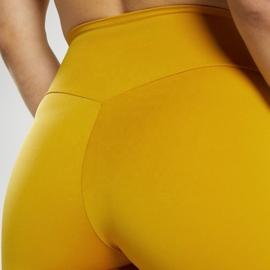 Pantalones cortos de yoga personalizados al por mayor, sublimación de calidad superior, pantalones cortos de entrenamiento físico, yoga para mujeres, entrenamiento de fitness sin costuras - Product Image 5