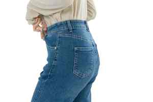 Jeans en denim pour homme, coupe slim, droite, taille mi-haute, déchirés, usés, lavés, respirants, style streetwear d'été - Product Image 6