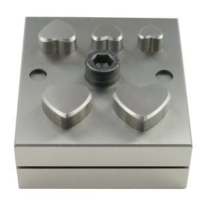 Cutter à disque en acier inoxydable en forme de cœur avec 5 poinçons pour la fabrication de bijoux DIY - Product Image 3