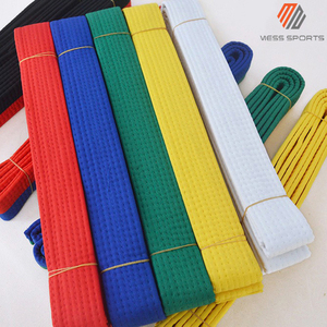 MESS SPORTS OEM Nuevo Cinturón de Artes Marciales Personalizado de Alta Calidad 2024 en Poliéster/Algodón Azul Rojo Unisex para Venta al Por Mayor - Product Image 5