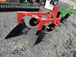 Arado de volteo doble remolcable para tractor - Product Image 2