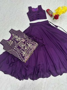 Tissu 100% Soie Georgette Pure avec Broderie Lourde, Lahenga Choli Violet Tendance Drapé en 1 MIN pour Fête, Prix de Gros - Product Image 4