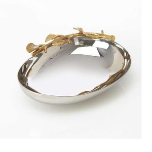 Sel de table argenté martelé en acier inoxydable avec support de couleur noire au design de fleurs en acier miroir pour les occasions de fête - Product Image 4