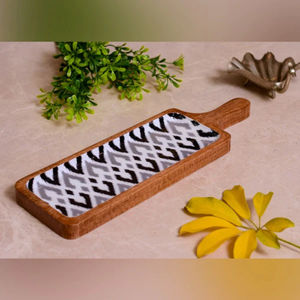 Plateau de service en bois fait main, grand plateau rustique pour la cuisine, la table à manger, les fêtes, plateau à fromage et à pain - Product Image 3