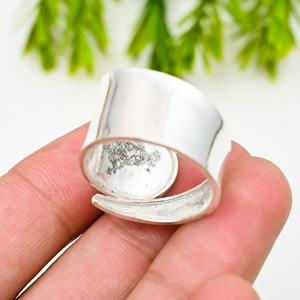 Anillo de Plata Chapado con Topacio Azul Sintético de Forma Ovalada de 10x14 mm, Gema Elegante para Mujer - Product Image 3