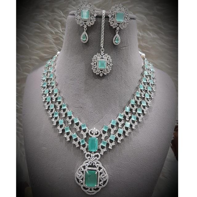 ทะเลสีเขียว