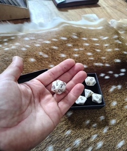 Dados Dnd de cuerno de búfalo hechos a mano de alta calidad, juego de dados de juego de hueso de cuerno de búfalo de 7 con tamaño y diseño precisos de 10 lados - Product Image 2