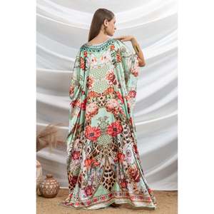Emerald Majesty Caftan pour femme Robe en satin doux avec strass Caftan élégant - Product Image 1