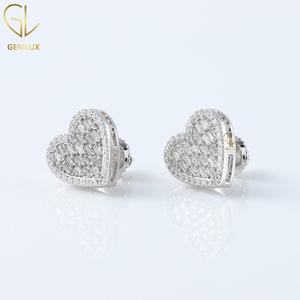 Boucles d'oreilles diamant en forme de coeur, boucles d'oreilles diamant Moissanite coupe baguette, boucles d'oreilles diamant cluster, cadeau de la Saint-Valentin - Product Image 3