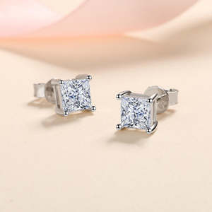 ต่างหูเจ้าหญิงมอยส์ซาไนต์ 1 กะรัต/คู่ ประกายระยิบระยับ - Product Image 4