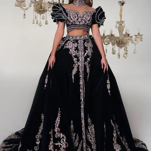 2025 @ Dazzling Algérien-Robe caftan noire traditionnelle avec traînée avec perles de verre ornées Dabka travail sur tissu de velours - Product Image 1
