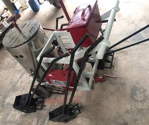 Machine de marquage routier thermoplastique à haute efficacité LAL'S avec chaudière et niveleuses isolées - Product Image 6