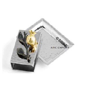 Métal argenté en acier inoxydable martelé avec deux anses d'orchidées Liily avec plateau de table de service pour le déjeuner et le dîner de couleur noire - Product Image 2