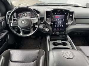 Camioneta RAMM 1500 LARAMIE 2021 USADA, Color Plata Metálico con Acabado Transparente - Product Image 2