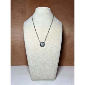Collier en argent sterling et buffle blanc, bijou culturel de collection fabriqué par des artisans Navajo - Product Image 4