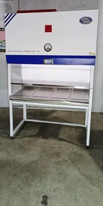 ตู้ความปลอดภัยทางชีวภาพ A2สแตนเลสคลาส II พร้อมแผงควบคุมดิจิตอลและสัญญาณเตือนสายสะพายด้านหน้าสำหรับส่งออกผลิตในอินเดีย - Product Image 3