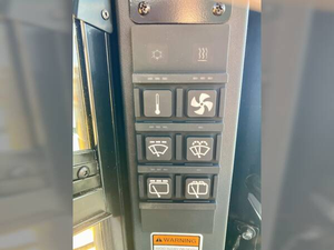 Composant essentiel du moteur de chargeuse sur pneus diesel jaune Gehl Skid Steer Loader - Product Image 6