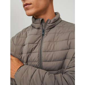 Vente Chaude Blousons d'hiver matelassés pour hommes, écologiques, grande taille, coupe oversize, décontractés, à capuche, coupe-vent, zippés, rembourrés, vente en gros - Product Image 2
