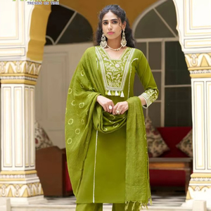 Fond Kurti de travail en fil de coton de lin de qualité supérieure avec Dupatta pour les fêtes Tarif de gros pour le catalogue de vêtements indiens et pakistanais - Product Image 1