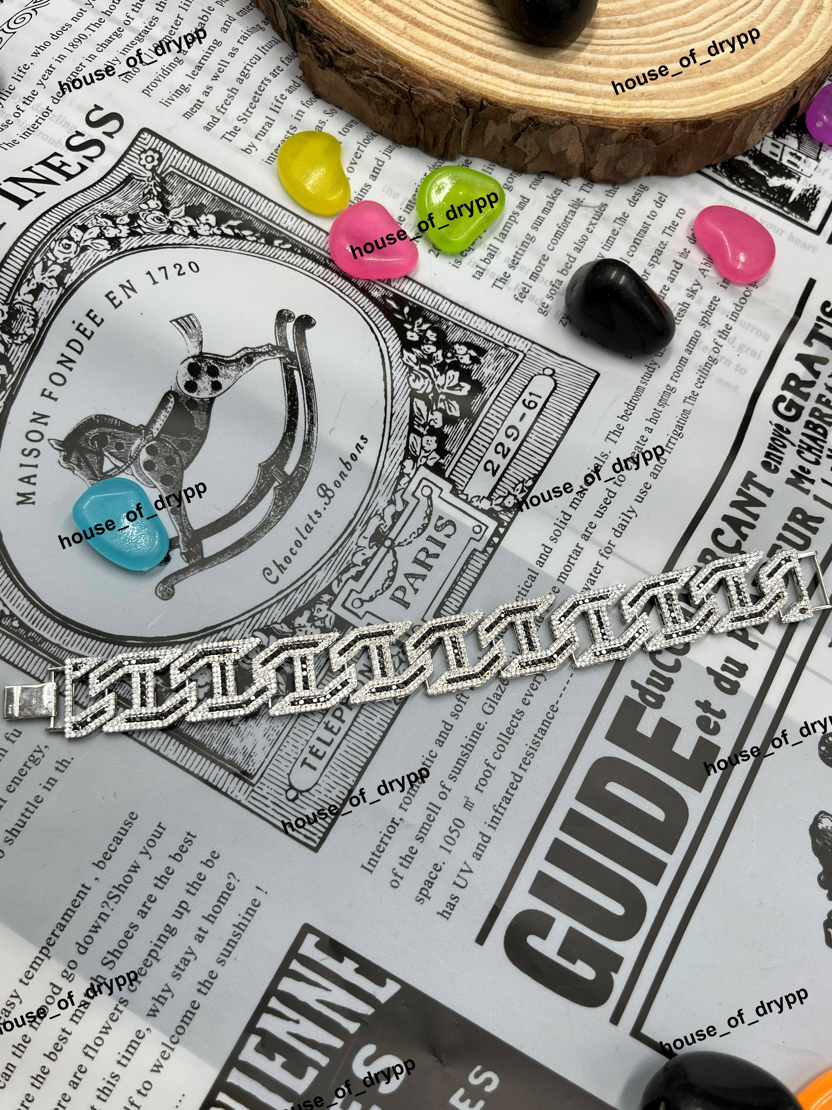 ตามที่แสดงในภาพ