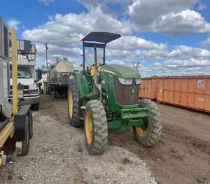 Tractor de ruedas JOHN DEERE usado de 2015, 100hp, para uso agrícola, con componentes de motor, bomba de engranajes y rodamientos - Product Image 1