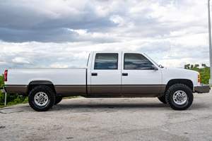 GMC Sierra 3500 SL 4x4 d'occasion de 1998 - Product Image 2