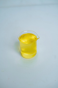 Huile de noni pressée à froid 100% pure et naturelle en vrac | Fournisseur en gros de qualité supérieure pour les soins de la peau et les cosmétiques - Product Image 3