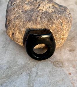 แหวนพลอยโอนิกซ์สีดำธรรมชาติแกะสลักด้วยมือเครื่องประดับโอนิกซ์แหวนสีดำ - Product Image 2