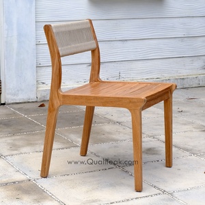 Silla Lateral de Teca Moderna y Resistente Fuego para Uso en Hoteles y Villas - Product Image 1