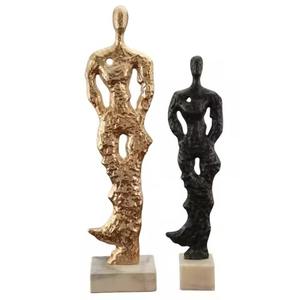 Sculpture Métallique Abstraite Humaine Design Dynamique et Fluide Déclaration Audacieuse Figurine Artistique pour Table ou Étagère Élégante - Product Image 1