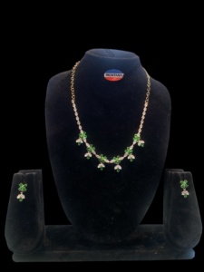 Collier de diamants vintage et ensemble de bijoux de style traditionnel pour les femmes, les anniversaires de fiançailles et les occasions de cadeaux - Product Image 6