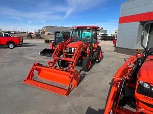 Tractor L3560HSTC-LE 2023 - Tractor Compacto Premium con Cabina, Transmisión Hidrostática y Compatibilidad con Cargador - Product Image 3