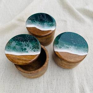 Posavasos de madera de acacia para bebidas Posavasos de resina epoxi redondo Bar de vinos Mesa de bebidas y posavasos de USO HOTELERO Estilo Madera - Product Image 2