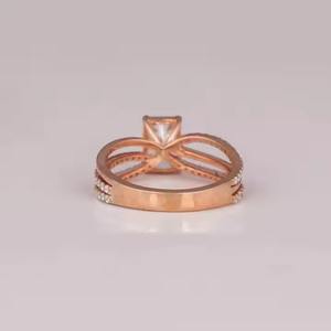 Dernier diamant cultivé en laboratoire Bague de mariage solitaire en or 14KT taille baguette Trendy Simple Classic Design avec bague personnalisée faite à la main - Product Image 3