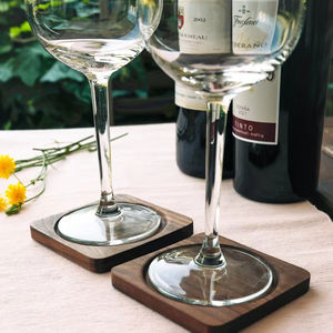 Sous-verres en bois de hêtre noyer tampons de boisson carrés résistants à la chaleur pour thé café décor de cuisine Durable sous-verres en bois fabriqués à la main - Product Image 1