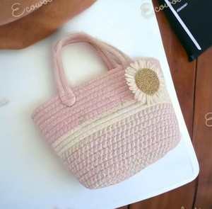 Bolso de ganchillo decorado con flores hermosas Multicolor, bolso de playa de paja de hombro tejido a mano para vacaciones con doble asa para mujer - Product Image 4