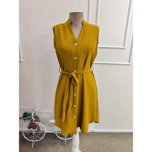 Robe courte Aerobin sans manches à col en V et boutonnée sur le devant avec ceinture pour femme, 35283 - Moutarde - Product Image 4
